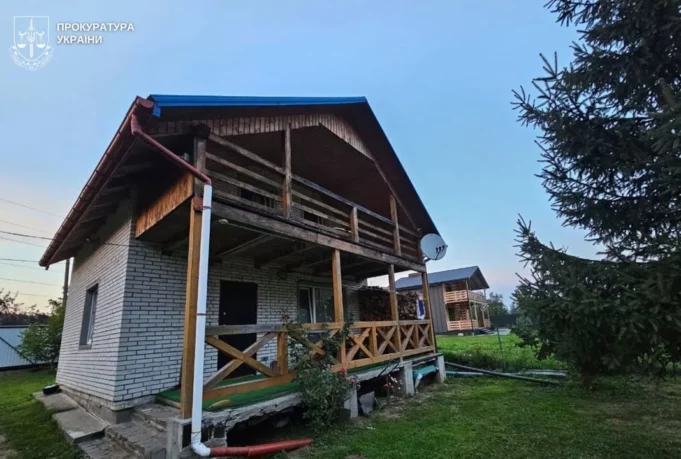 На Львівщині судитимуть держреєстраторку за незаконну реєстрацію садового будинку