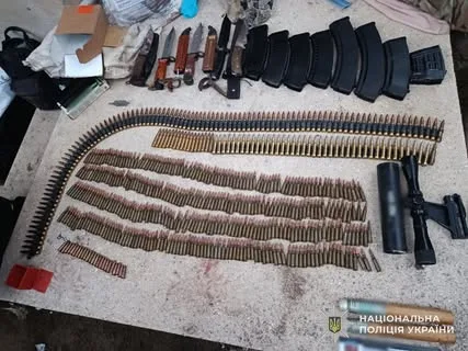 У Городку судитимуть чоловіка за незаконну зброю та домашнє насильство