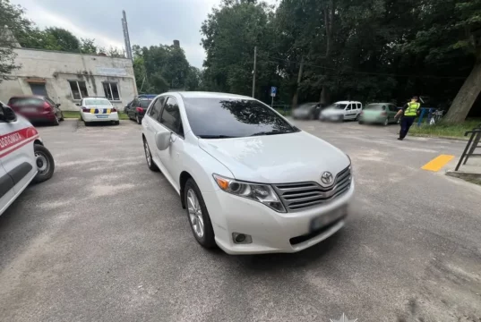У Ходорові Toyota Venza збила 73-річну жінку