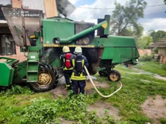 У селі Черневе на Яворівщині рятувальники загасили пожежу комбайна