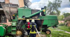 У селі Черневе на Яворівщині рятувальники загасили пожежу комбайна