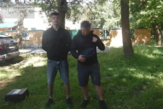 У Львові поблизу дитсадка вилучили 75 згортків PVP, двом молодикам оголосили підозру