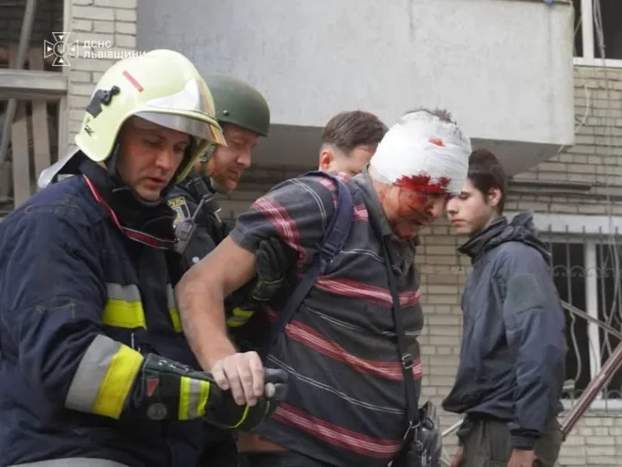 У Львові 8 поранених і 7 врятованих внаслідок російського ракетного удару