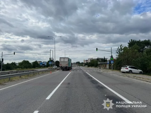 image У Солонці вантажівка травмувала 5-річну дитину, поліція розслідує ДТП
