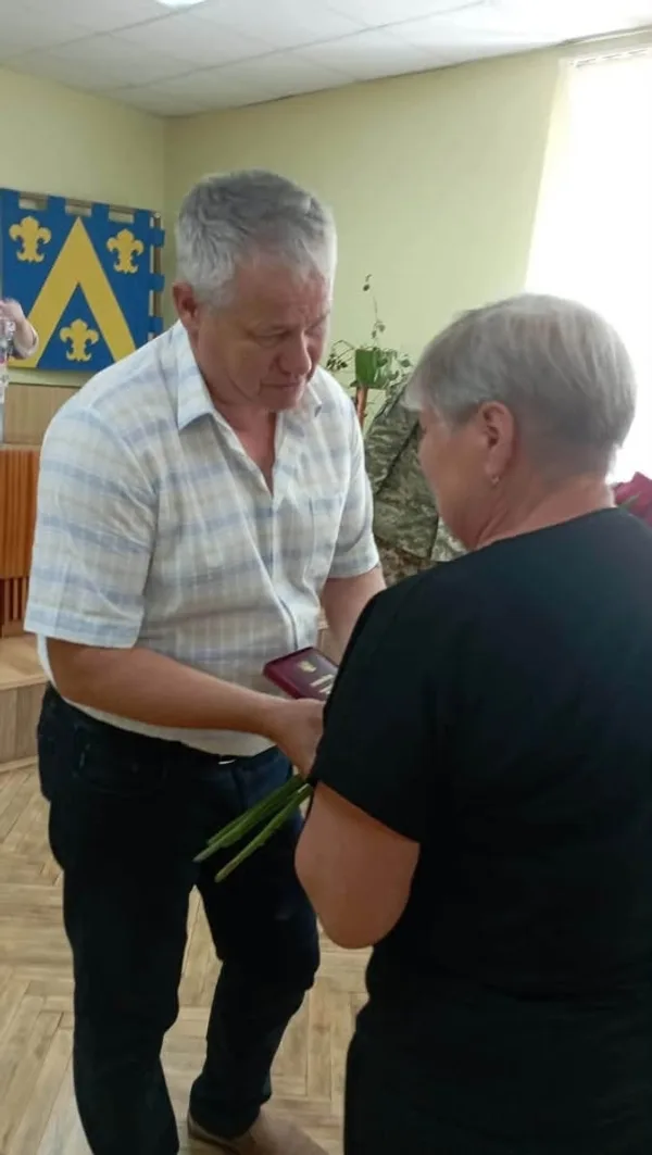У Лопатинській громаді вручили відзнаки захисникам та полеглим воїнам
