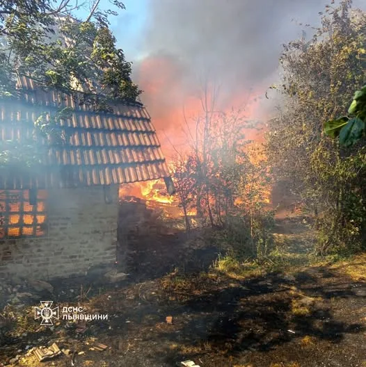image У Великих Глібовичах ліквідували масштабну пожежу в приватному господарстві