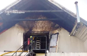 У Дрогобичі рятувальники не допустили знищення будівлі пожежею