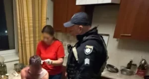 У Львові на вулиці Шевченка поранили ножем 31-річного чоловіка