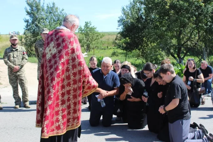 Куликівська громада провела в останню дорогу Героя Петра Тогана