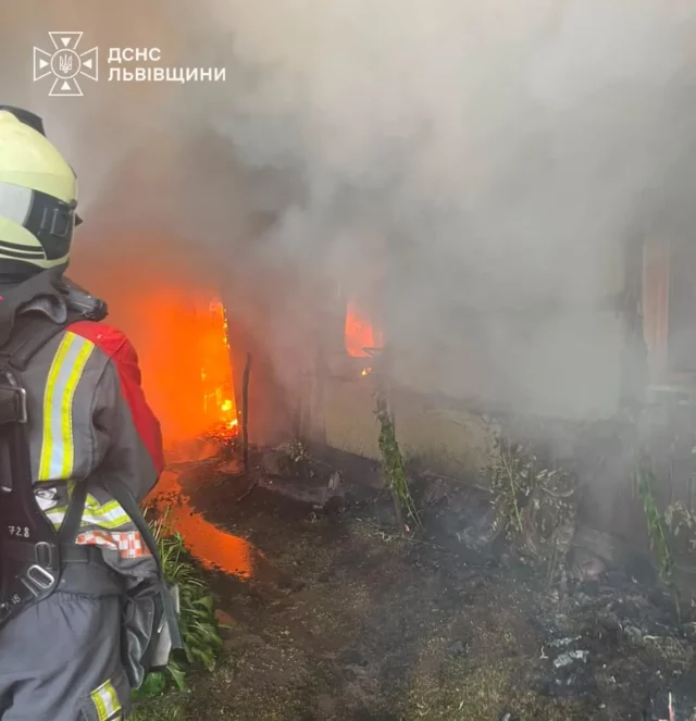 image У селі Любеля на Львівщині загорілися два житлові будинки