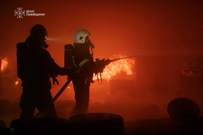 За добу на Львівщині рятувальники загасили 42 пожежі, більшість — в екосистемах