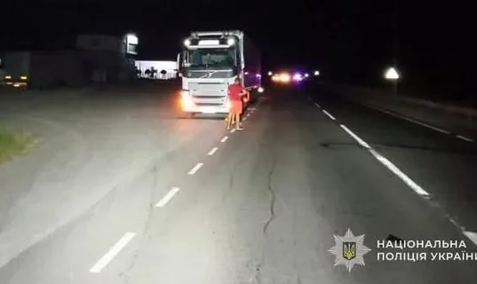 На Стрийщині вантажівка смертельно травмувала пішохода на трасі Київ–Чоп
