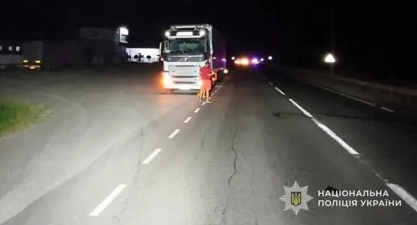 На Стрийщині вантажівка смертельно травмувала пішохода на трасі Київ–Чоп