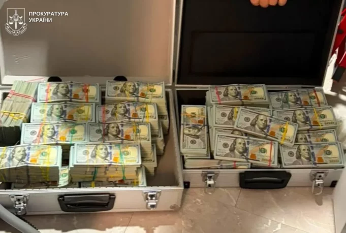 На Львівщині викрили мережу шахрайських кол-центрів із мільйонними доходами