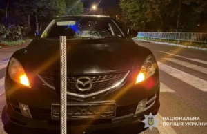 (Українська) Поліція розшукує свідків наїзду на пішохода на вулиці Чмоли у Львові Поліція розшукує свідків наїзду на пішохода на вулиці Чмоли у Львові