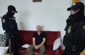 На Львівщині викрили прийомного батька, якого підозрюють у систематичному зґвалтуванні падчерки На Львівщині викрили прийомного батька, якого підозрюють у систематичному зґвалтуванні падчерки