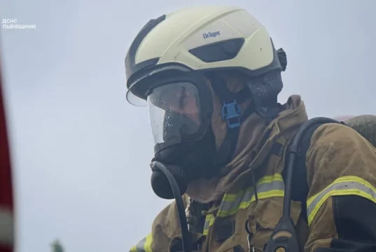 У Львові на вулиці Радість загорілася квартира, постраждав власник
