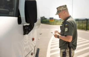 Черги на кордоні: перевантажені «Грушів», «Краківець» та «Шегині»