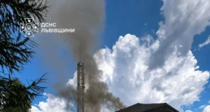 У селі Коростів на Стрийщині загорівся дах одноповерхової будівлі