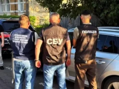 У Дрогобичі затримали чоловіка за 1300 доларів хабаря за вступ до коледжу