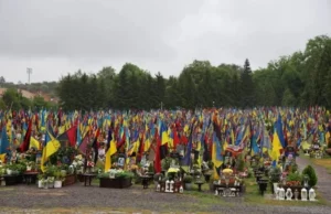 Митрополит Епіфаній у Львові вшанував пам’ять полеглих Захисників України Митрополит Епіфаній у Львові вшанував пам’ять полеглих Захисників України
