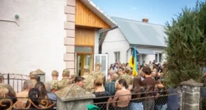 В Уличному попрощалися з полеглим воїном Михайлом Сирваткою