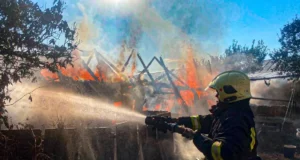 У Заболотцях на Золочівщині пожежники не допустили знищення трьох житлових будинків