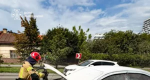У Львові під час руху загорівся автомобіль на вулиці Липинського