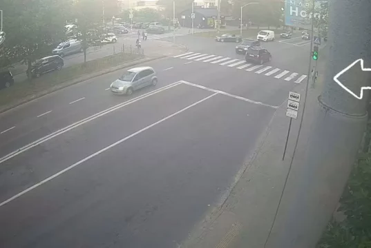 У Львові дві BMW збили батька з 8-річною донькою на пішохідному переході