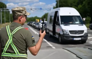 (Українська) На кордоні з Польщею фіксують черги в кількох пунктах пропуску На кордоні з Польщею фіксують черги в кількох пунктах пропуску
