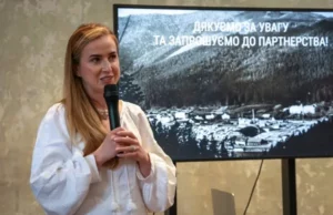 У Сколе відкрили візит-центр «Вітальня Гредлів» у палаці Гредлів У Сколе відкрили візит-центр «Вітальня Гредлів» у палаці Гредлів