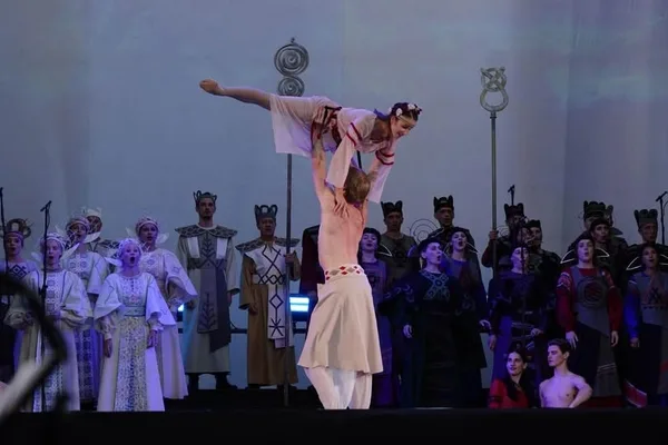 image У Жовківському замку стартував фестиваль оперою «Коли цвіте папороть»