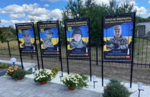 (Українська) У Старому Милятині відкрили Алею слави на честь полеглих захисників У Старому Милятині відкрили Алею слави на честь полеглих захисників