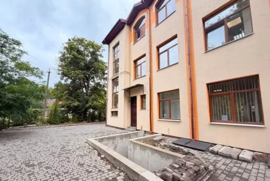 У Дублянах ремонтують укриття в Офісі громади
