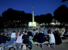 У Буську на День Незалежності показали фільм «Заборонений» просто неба У Буську на День Незалежності показали фільм «Заборонений» просто неба
