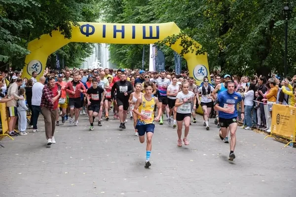 image У Стрийському парку у Львові відбувся забіг пам’яті «Шаную воїнів, біжу за Героїв України»