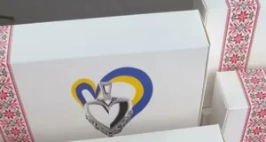 У Великих Мостах дітям полеглих захисників вручили кулони «Батьківське серце»