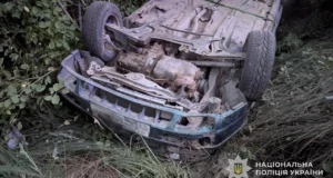 У Львівському районі внаслідок перекидання автомобіля загинув водій, двоє пасажирів травмовані