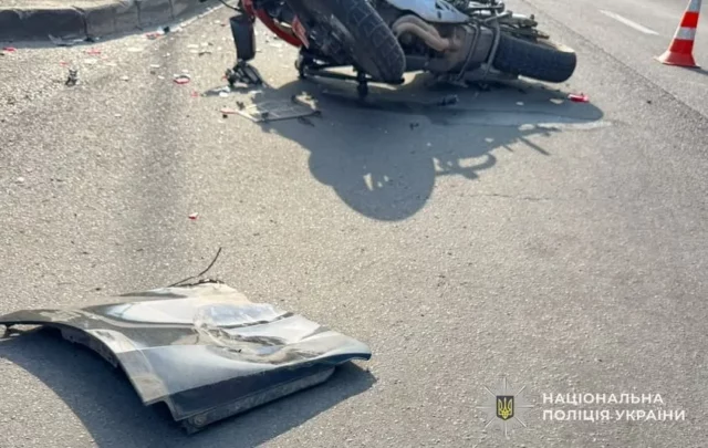 У Львові на вулиці Науковій у ДТП травмувався мотоцикліст