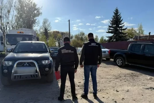 На Львівщині судитимуть чоловіка за схему ввезення авто під виглядом гуманітарної допомоги