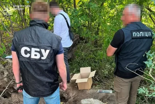 На Львівщині 58-річного чоловіка знову підозрюють у збуті зброї та кокаїну