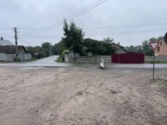 У Надичах на перехресті двох доріг встановили нові знаки