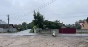 У Надичах на перехресті двох доріг встановили нові знаки