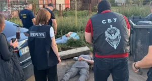 Двом львів’янам повідомили про підозру за організацію незаконного виїзду за кордон