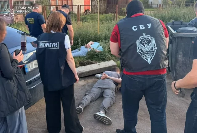 image Двом львів’янам повідомили про підозру за організацію незаконного виїзду за кордон