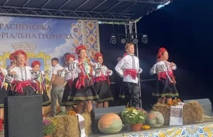 Красне відсвяткувало 550-річчя з молитвою, концертом і благодійним ярмарком Красне відсвяткувало 550-річчя з молитвою, концертом і благодійним ярмарком