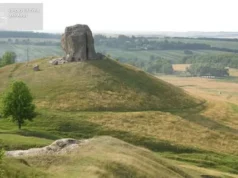Прокуратура домоглася встановлення меж пам’ятки «Чортів камінь» біля Підкаменя Прокуратура домоглася встановлення меж пам’ятки «Чортів камінь» біля Підкаменя