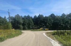 У Рясне-Руському відремонтували ґрунтову дорогу до кладовища на вулиці Героїв Крут