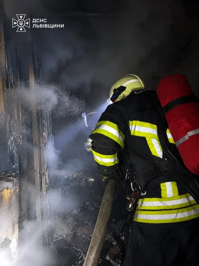 image У Шептицькому районі загорівся підвал багатоповерхівки, мешканці вийшли з будинку
