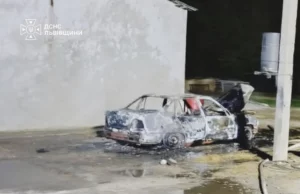На Золочівщині вночі згорів автомобіль, загинула людина